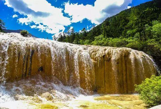 江苏苏州：世界首座特高压混合级联柔性直流换流站启动“首检”